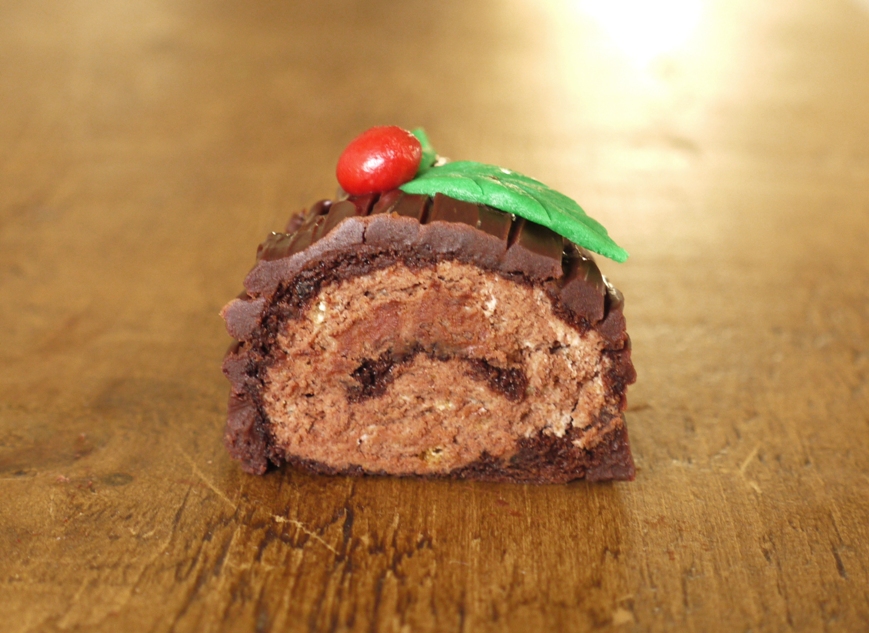 Mini Chocolate Amaretto Yule Logs - thelittleloaf