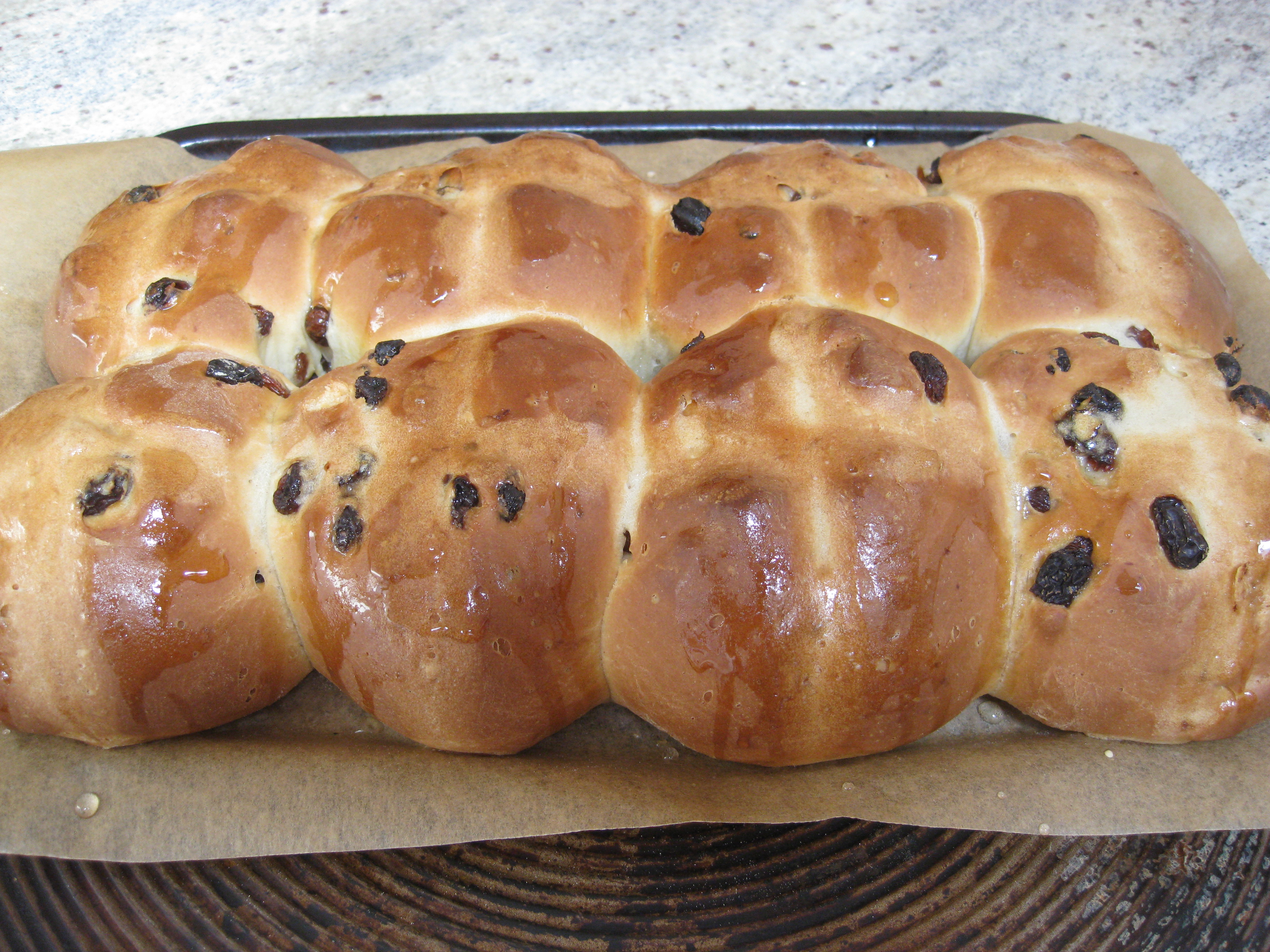 Homemade Hot Cross Buns - thelittleloaf