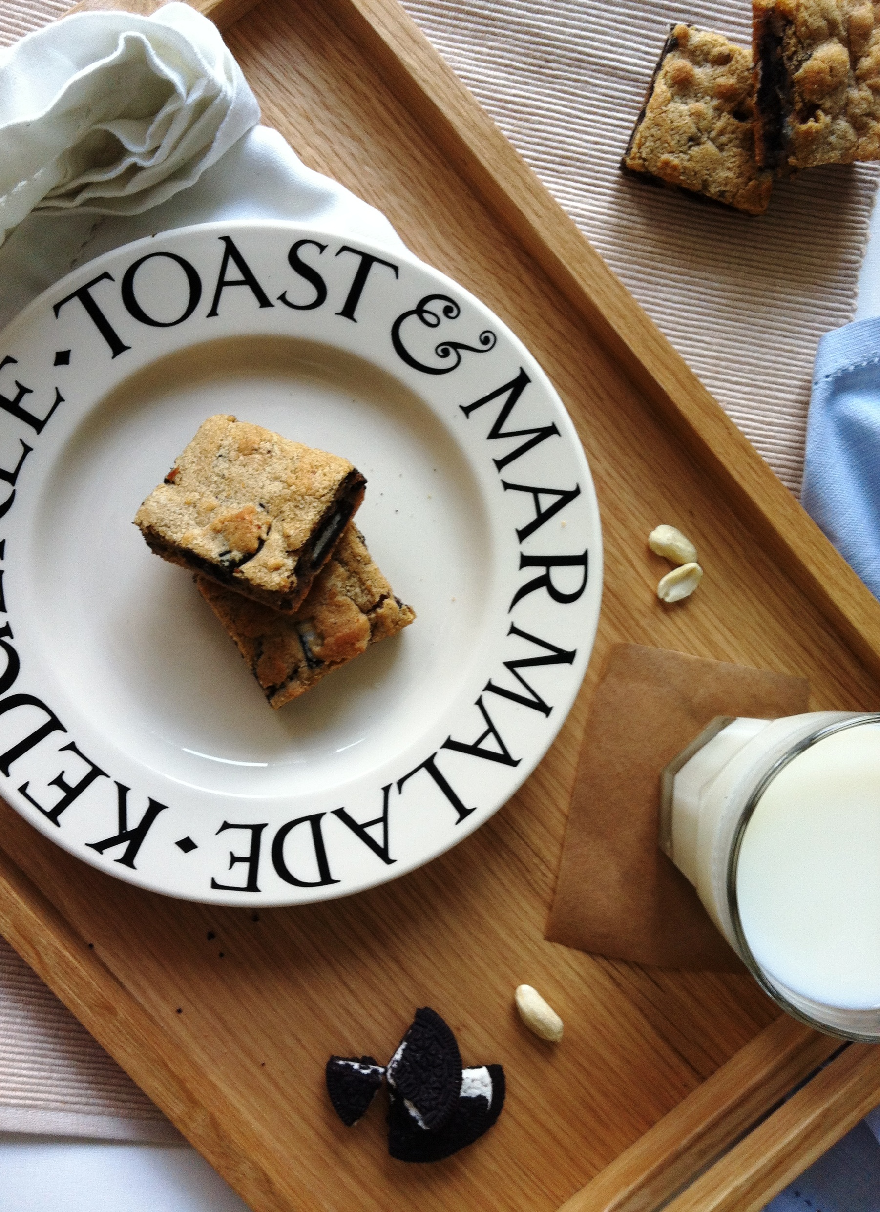 cookies_and_cream_blondies