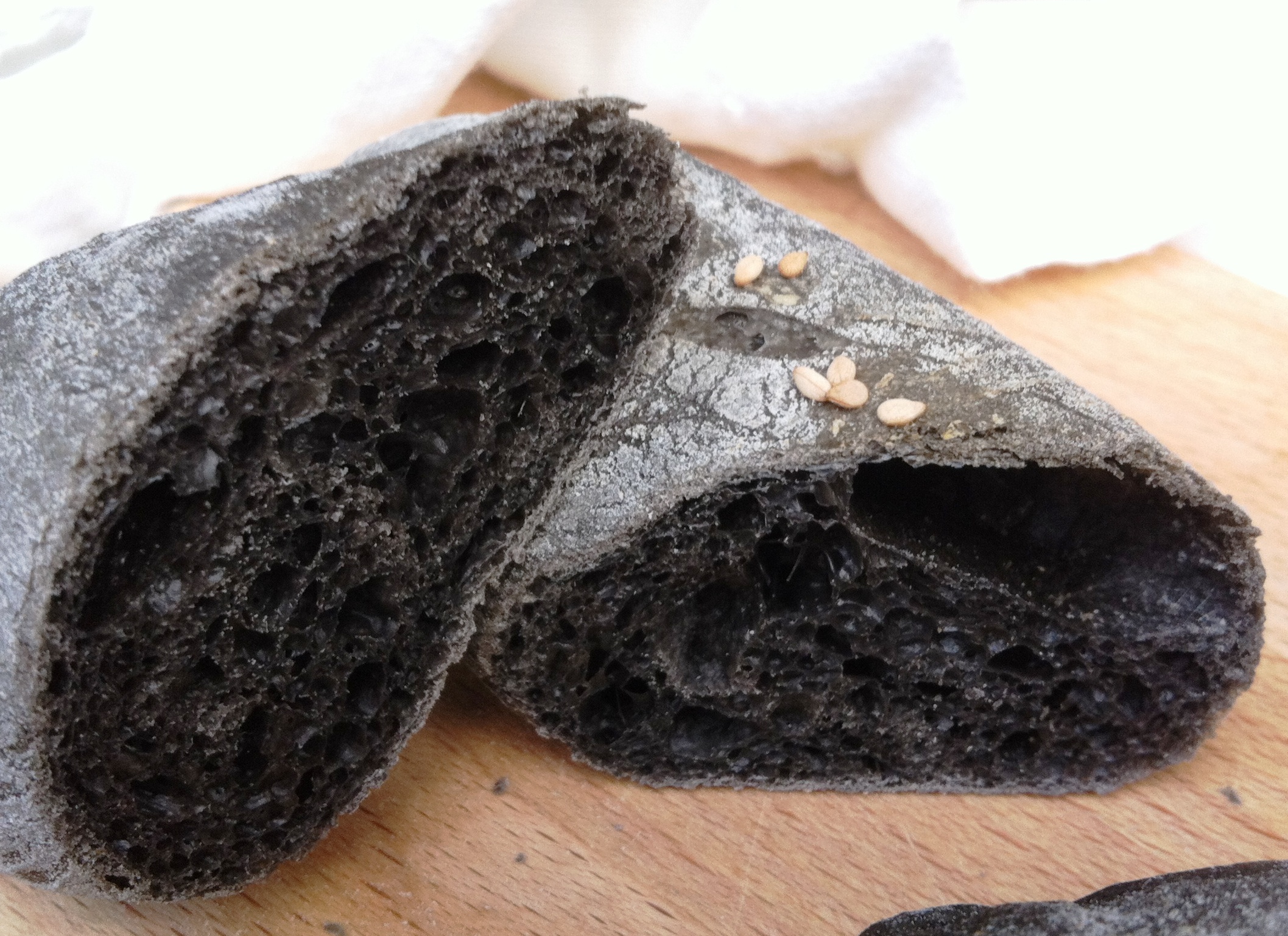 squid_ink_sesame_loaf