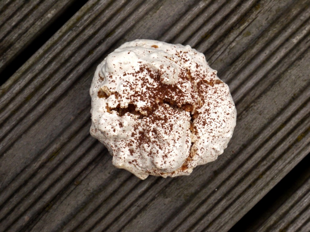 hazelnut meringue biscuits