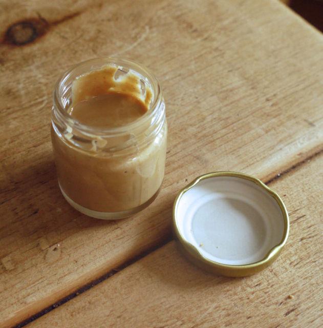 Roasted cashew nut butter