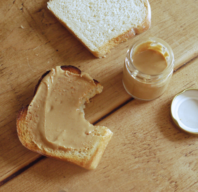 Roasted cashew nut butter