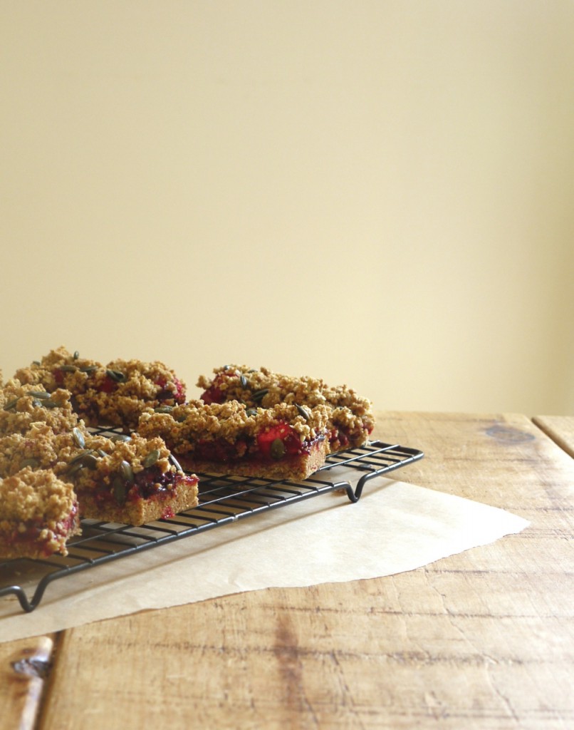 Blackberry Apple Crumble Bars