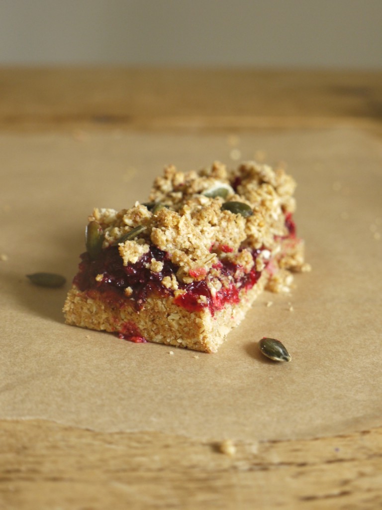 Blackberry Apple Crumble Bar