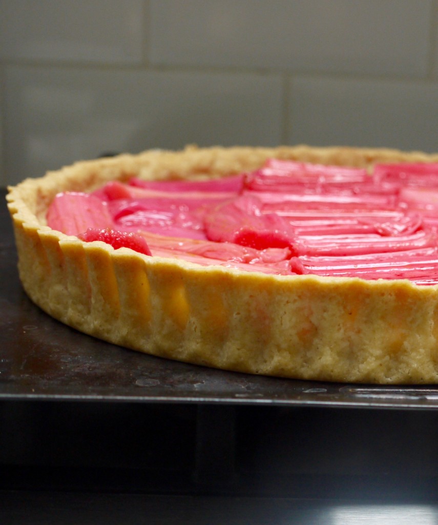 Rhubarb Rye Crumble Tart 