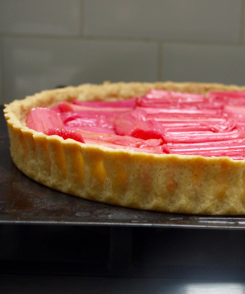 Rhubarb Rye Crumble Tart 