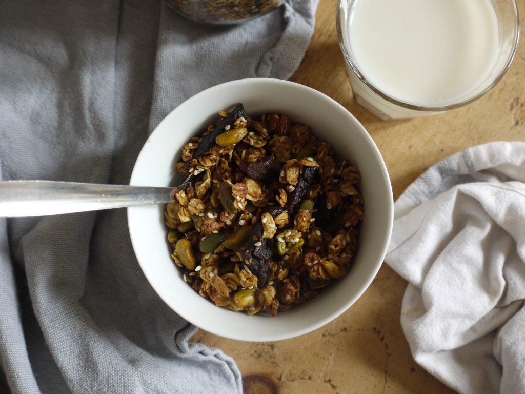 Pistachio & Apricot Granola